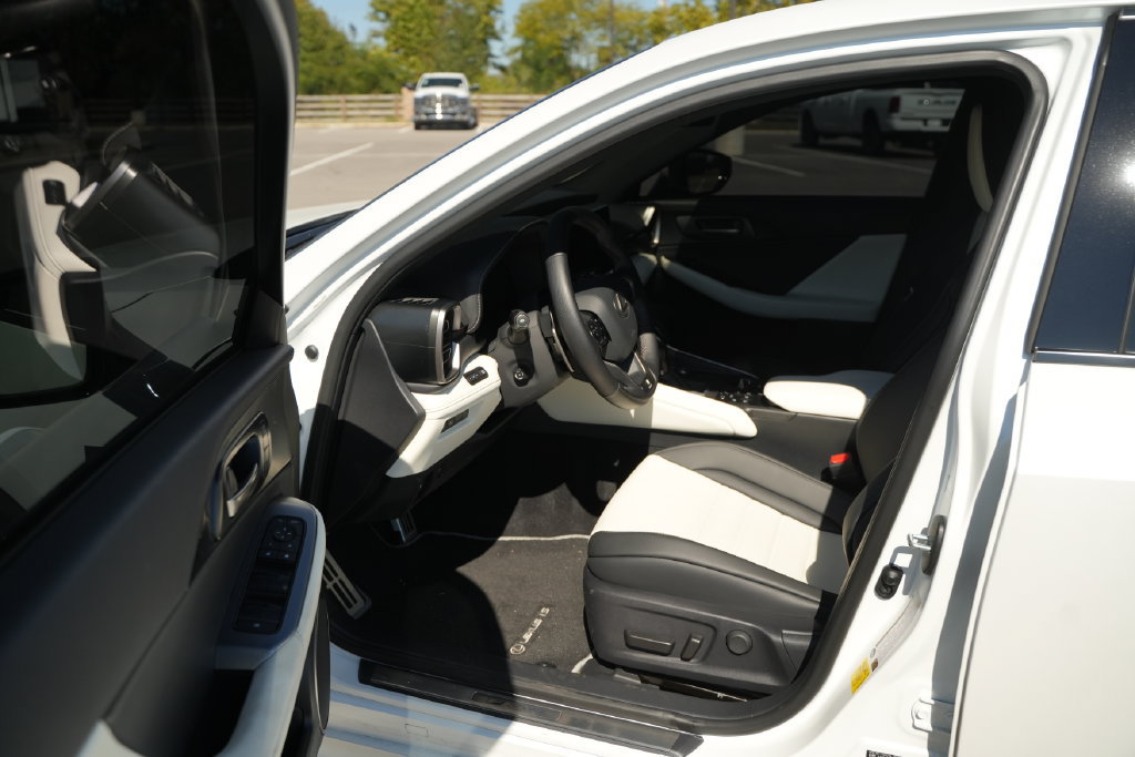 Used 2026 Lexus IS 350 F Sport w/ Special Appearance Package RWD image 15