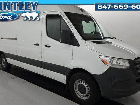 Used 2023 Mercedes-Benz Sprinter 2500 image 3