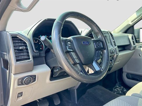 Used 2015 Ford F150 XLT RWD image 9