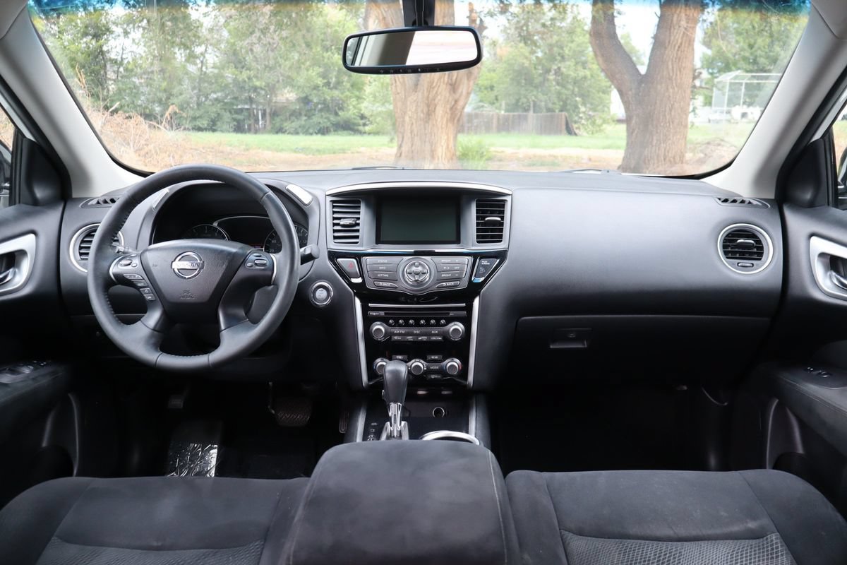 Used 2016 Nissan Pathfinder SV AWD/4WD image 16