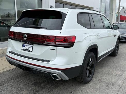 New 2026 Volkswagen Atlas Peak Edition AWD/4WD image 3