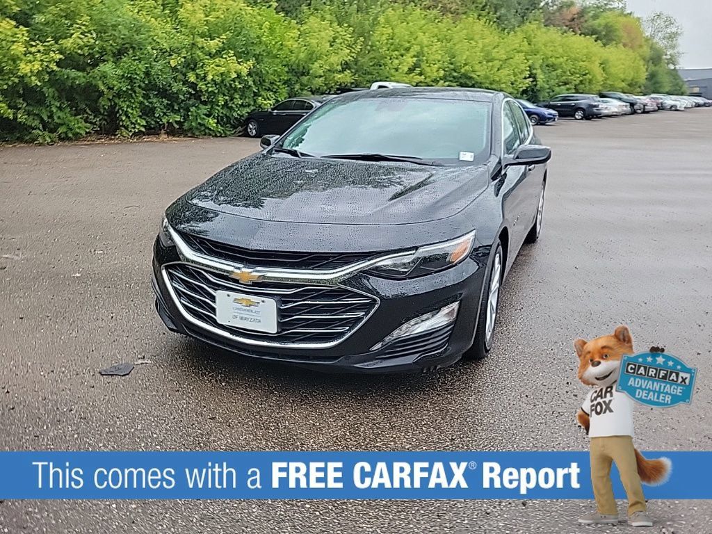 Used 2023 Chevrolet Malibu LT FWD image 2