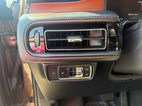 Used 2022 Lincoln Aviator Reserve w/ Equipment Group 201A AWD/4WD image 15