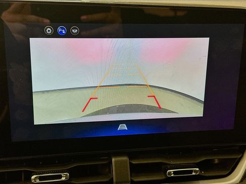 Used 2025 Chevrolet Equinox LT image 22