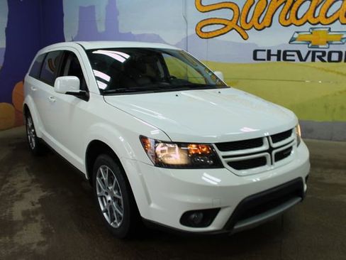 Used 2017 Dodge Journey GT w/ Driver Convenience Group FWD image 2