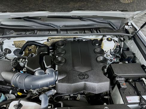 Used 2024 Toyota 4Runner SR5 image 32