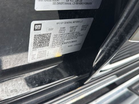 Used 2023 Chevrolet Silverado 1500 High Country w/ Technology Package image 38