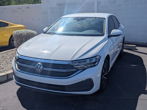 Used 2023 Volkswagen Jetta S image 1