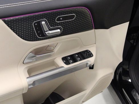 Certified 2025 Mercedes-Benz GLB 250 4MATIC image 22