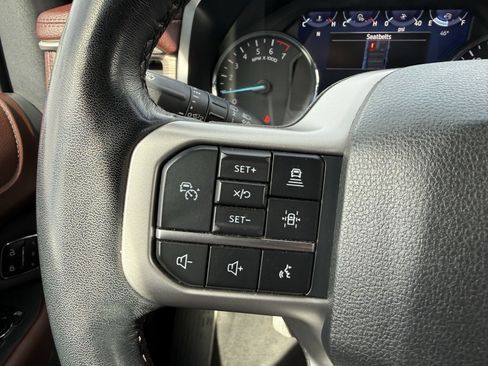 Used 2023 Ford Expedition Limited image 22