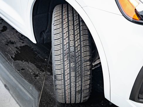 Used 2023 Audi Q5 2.0T Premium w/ Convenience Package image 38