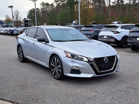 Used 2019 Nissan Altima 2.5 SR w/ SR Premium Package image 4