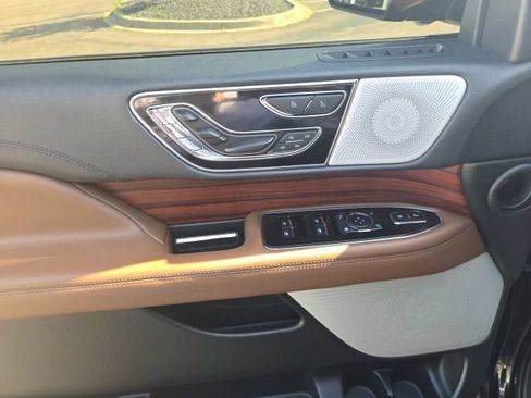 Certified 2023 Lincoln Navigator L Reserve AWD/4WD image 32
