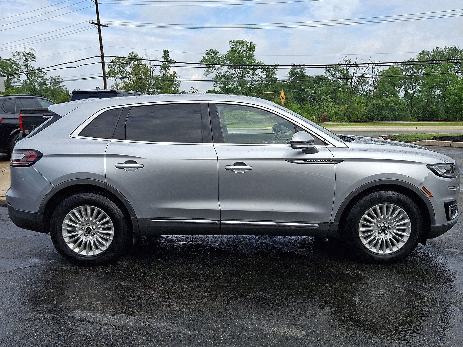 Used 2020 Lincoln Nautilus Premier AWD/4WD image 7