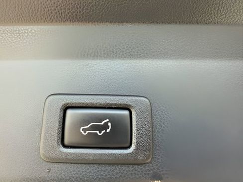 Used 2019 Subaru Ascent Premium AWD/4WD image 12