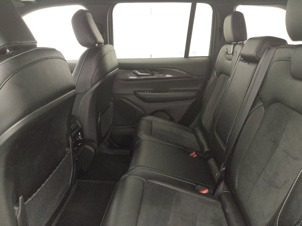 Used 2023 Jeep Grand Cherokee Altitude AWD/4WD image 18