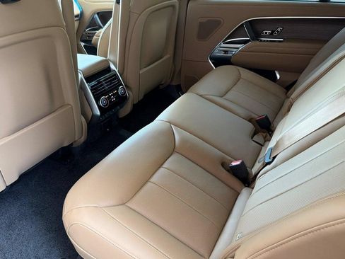 New 2026 Land Rover Range Rover Long Wheelbase SE AWD/4WD image 16