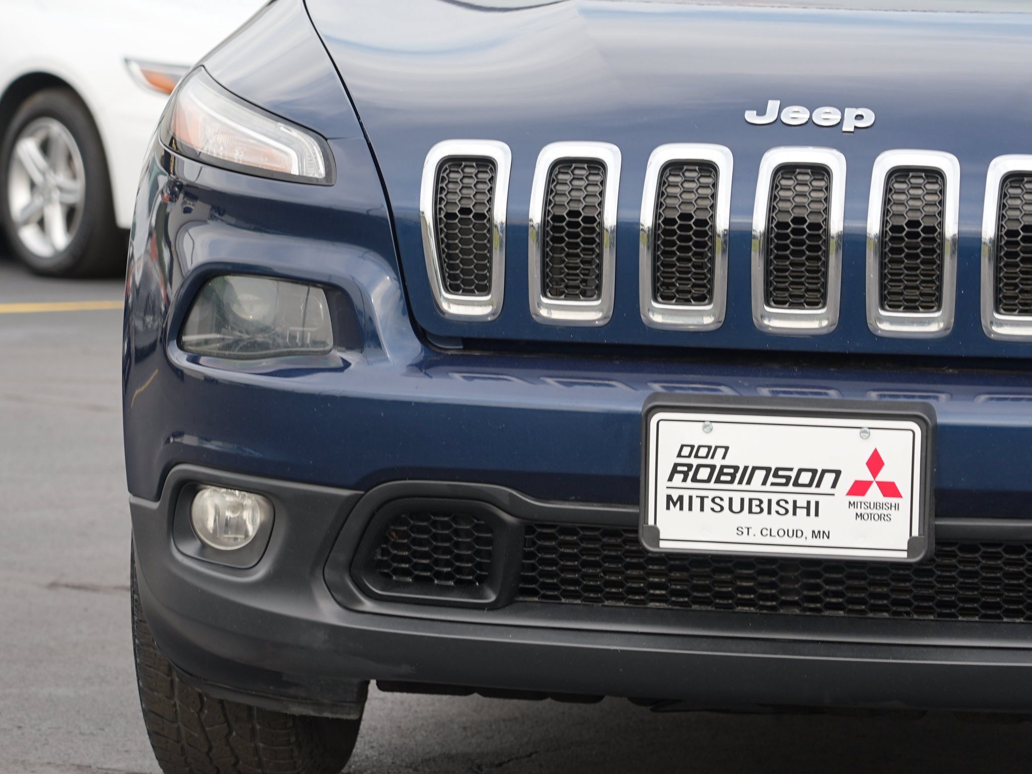 Used 2018 Jeep Cherokee Latitude w/ Safety Group AWD/4WD image 10