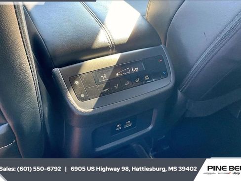 Used 2023 Nissan Pathfinder SL w/ Lighting Package (N92) image 24