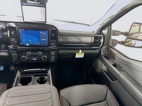 New 2026 Ford F250 Lariat w/ Black Appearance Package image 25