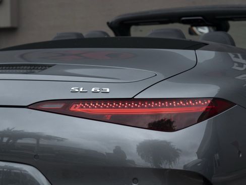 Used 2022 Mercedes-Benz SL 63 AMG SL 63 AMGﾮ w/ Driver Assistance Package image 64