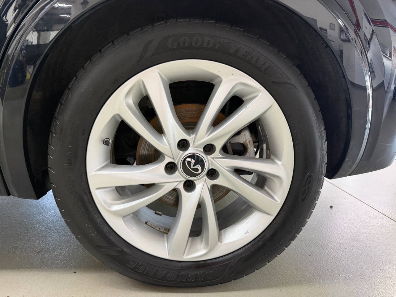 Used 2018 INFINITI QX30 FWD image 27