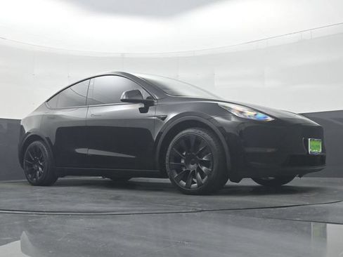 Used 2021 Tesla Model Y Long Range AWD/4WD image 25
