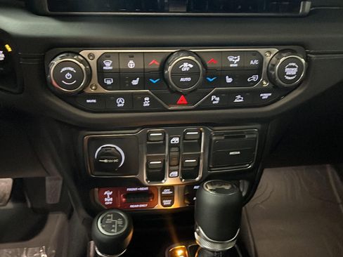 New 2026 Jeep Wrangler Unlimited Rubicon image 23