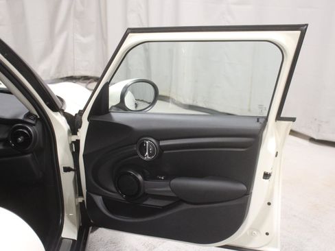 Used 2021 MINI Cooper 4-Door Hardtop w/ Storage Package FWD image 22