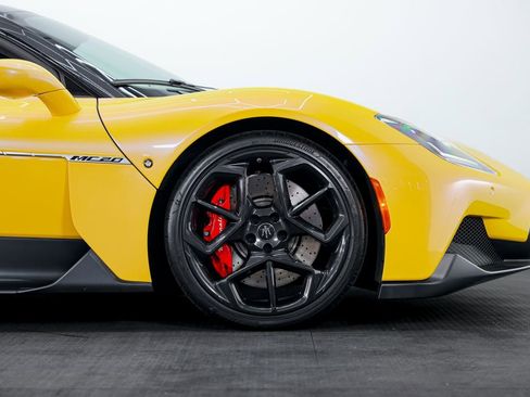 Used 2022 Maserati MC20 Coupe image 3