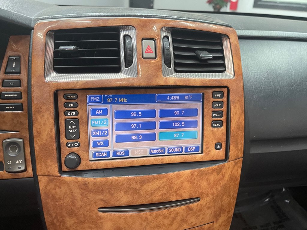 Used 2006 Cadillac XLR RWD image 31