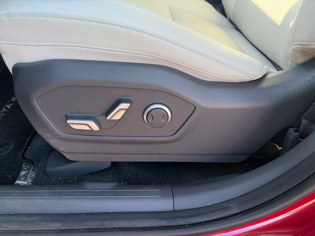 Used 2026 Hyundai Santa Fe SEL AWD/4WD image 11