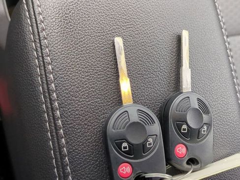 Used 2017 Ford Escape SE image 32