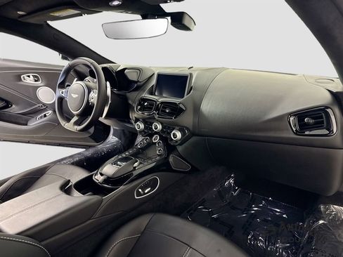 Used 2021 Aston Martin V8 Vantage Coupe RWD image 30