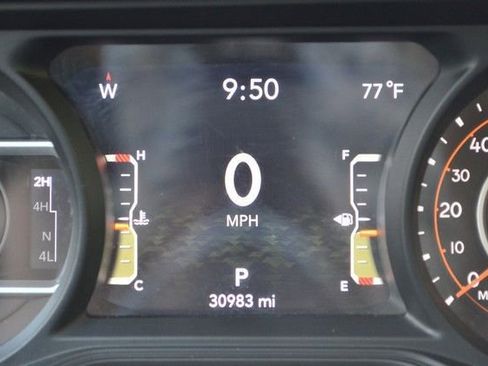 Used 2025 Jeep Wrangler Unlimited Sahara AWD/4WD image 23