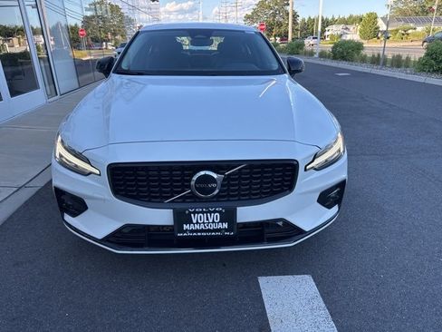 Certified 2024 Volvo S60 B5 Core image 8