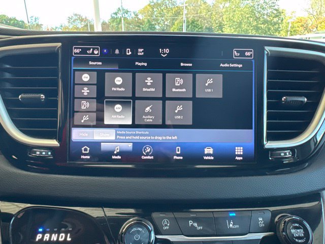 Used 2023 Chrysler Pacifica Touring-L FWD image 18