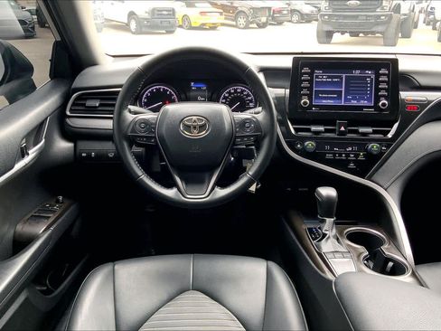 Used 2023 Toyota Camry SE image 6