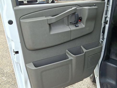 Used 2022 Chevrolet Express 2500 w/ Driver Convenience Package RWD image 12