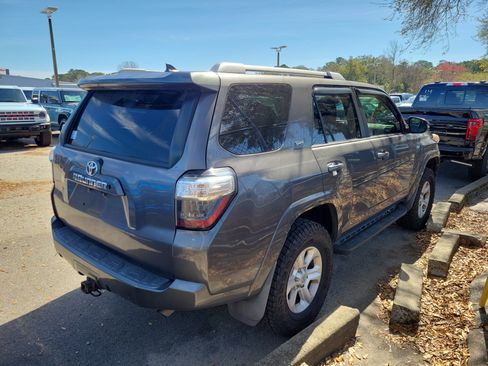 Used 2014 Toyota 4Runner SR5 Premium image 3