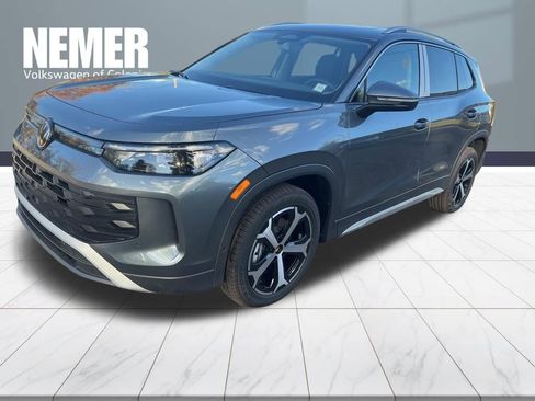 New 2026 Volkswagen Tiguan SE image 1