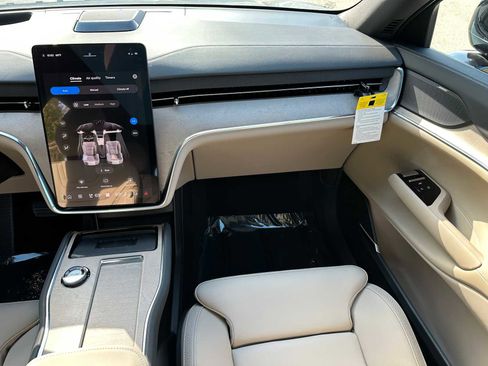 New 2025 Volvo EX90 Plus image 19