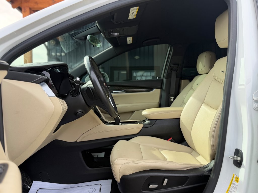 Used 2017 Cadillac XT5 FWD w/ LPO, Wheel Lock Package image 9