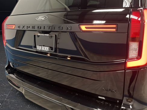 Used 2025 Ford Expedition Max Platinum w/ Stealth Appearance Package AWD/4WD image 43