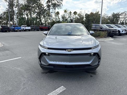 New 2026 Chevrolet Equinox EV LT image 8