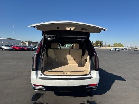 Used 2023 Cadillac Escalade ESV Premium Luxury w/ Performance Package AWD/4WD image 13