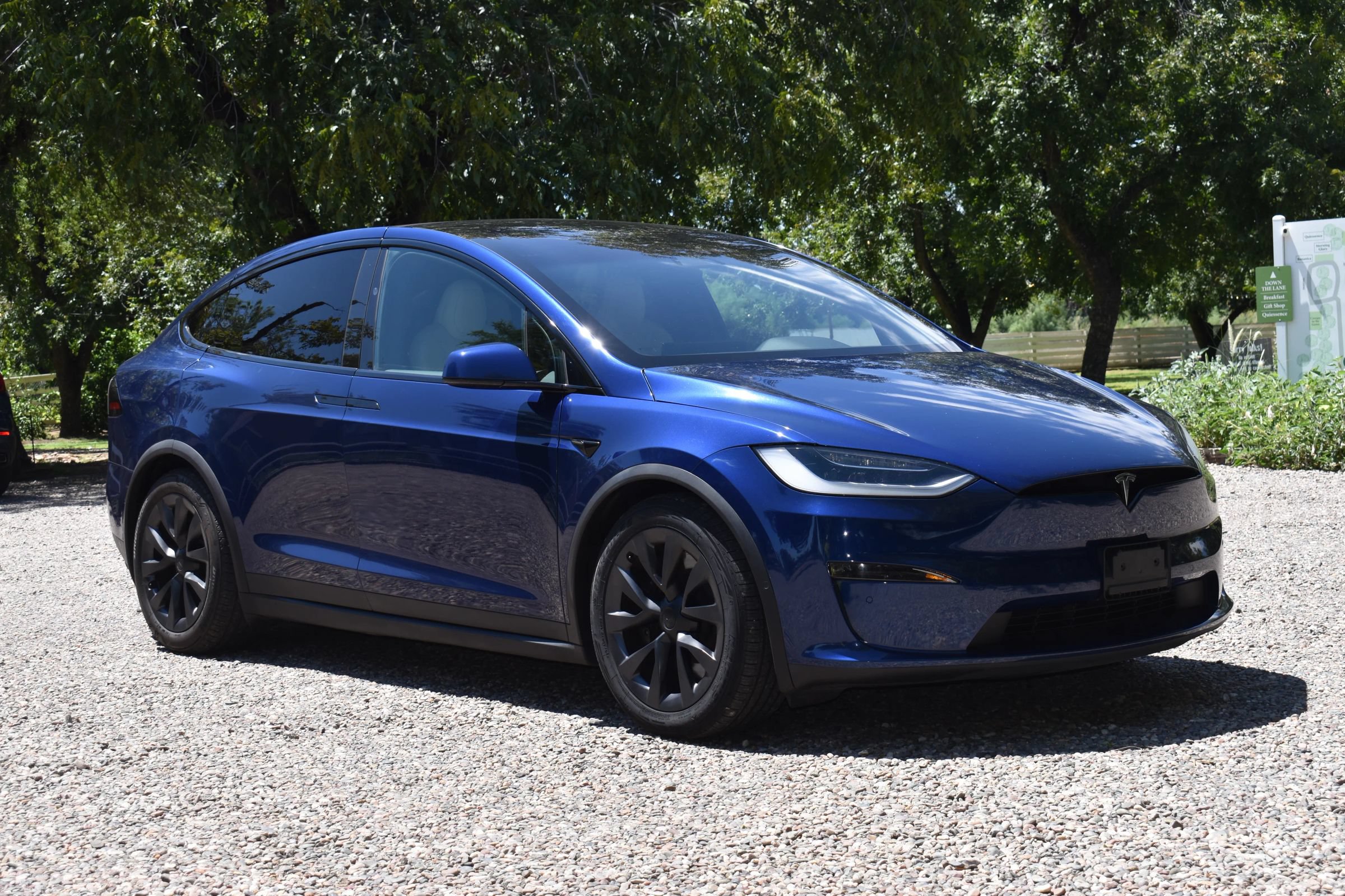 Used 2022 Tesla Model X AWD/4WD image 3