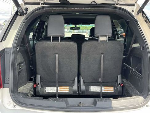 Used 2015 Ford Explorer XLT w/ Equipment Group 202A FWD image 21