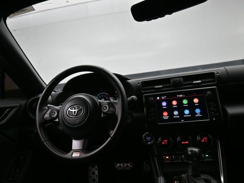 Used 2023 Toyota GR86 Premium image 11