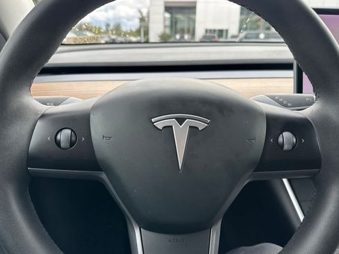 Used 2021 Tesla Model Y Long Range image 20